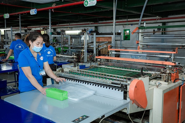 Máy cắt túi nylon - Bao Bì Liên Hoàn Phát - Công Ty TNHH Bao Bì Liên Hoàn Phát